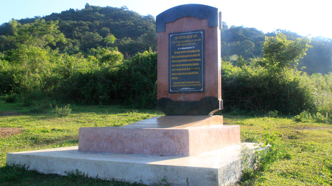 Di tích quốc gia bị xâm hại, biến thành nương rẫy. Ảnh: Hoài Văn