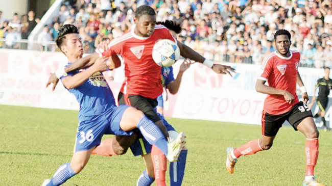 Đồng Nai (đỏ) thua HAGL trong trận CK ngược là nguyên nhân xuống hạng