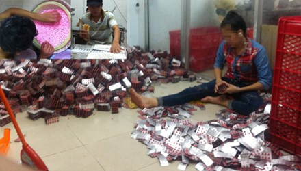 Những hình ảnh quy trình sản xuất thực phẩm chức năng siêu bẩn.