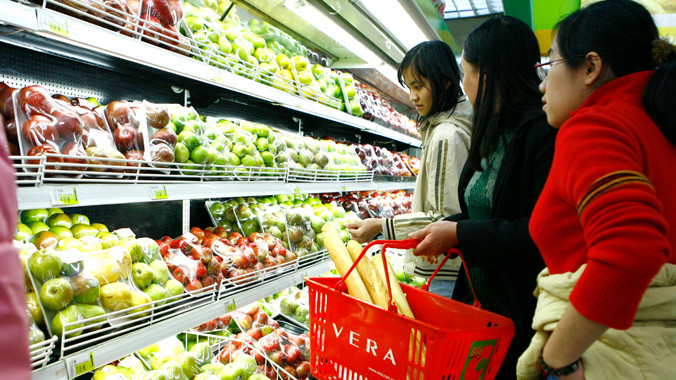 Làm sao người tiêu dùng Việt Nam biết được đâu là táo Mỹ nhiễm khuẩn? Ảnh: Hồng Vĩnh 