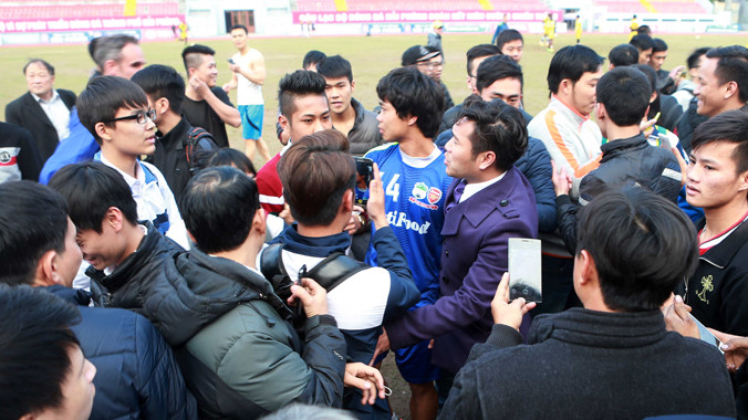 HAGL giữ bí mật chuyện thưởng Tết cho Công Phượng (giữa) và đồng đội. Ảnh: VSI 