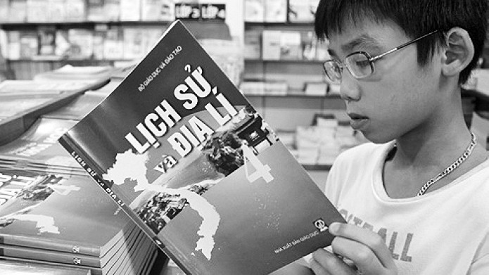 Theo các chuyên gia, cần đội ngũ viết sách trẻ, hùng hậu để tham gia thay đổi chất lượng sách lịch sử hiện nay. Ảnh: Hồng vĩnh