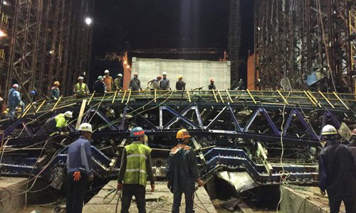 Hiện trường vụ sập giàn giáo khiến hàng chục người thương vong trong khuôn viên công trường Formosa vào tối ngày 25/3.