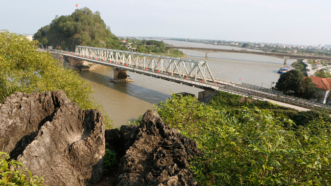 Cầu Hàm Rồng ngày nay minh chứng hùng hồn của chủ nghĩa anh hùng cách mạng 50 năm trước. Ảnh: Hồng Vĩnh