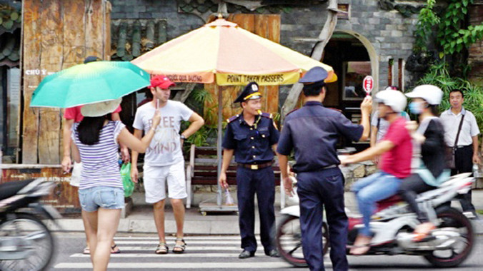 Sợ hãi khi qua đường