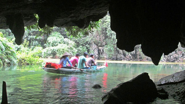Hành trình khám phá non nước Tràng An
