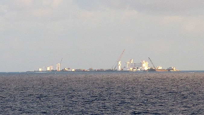 Trung Quốc tăng cường xây dựng trái phép tại đá Gạc Ma của Việt Nam. Ảnh chụp ngày 27/4/2015. Ảnh: Trung Hiếu