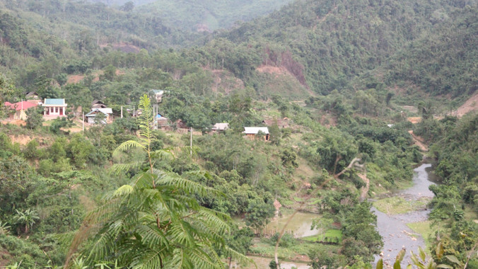 Bản Phồng nhìn từ trên cao. Ảnh: Phan Sáng