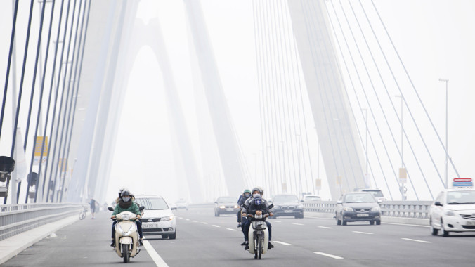 Hà Nội tổ chức lại giao thông cầu Nhật Tân. Ảnh: Như Ý