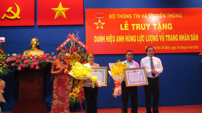 Truy tặng danh hiệu Anh hùng lực lượng vũ trang nhân dân