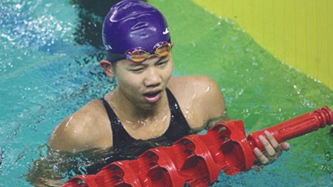 Ánh Viên chờ kết quả chính thức nhận học bổng từ Liên đoàn bơi lội Mỹ. Ảnh: VSI