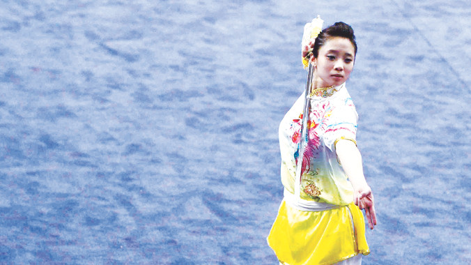 Võ sỹ Dương Thúy Vi có cái Tết ấm cúng nhờ tấm HCV giành được tại Asian Games 17. Ảnh: VSI 