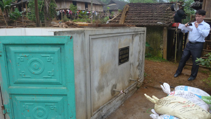 Bể nước ở bản Poọng, Phú Nghiêm, Quan Hóa (Thanh Hóa) không phát huy hiệu quả. Ảnh: Hoàng Lam