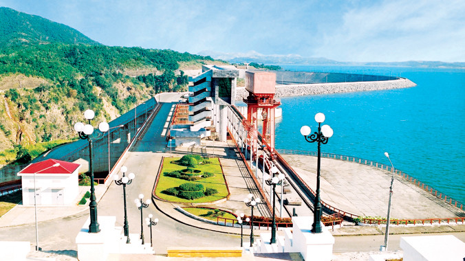 Tuyến công trình đầu mối thủy điện IALY