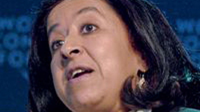 Nữ tỉ phú luôn phục tùng chồng