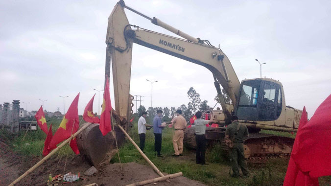 Cơ quan chức năng khám nghiệm hiện trường vụ việc