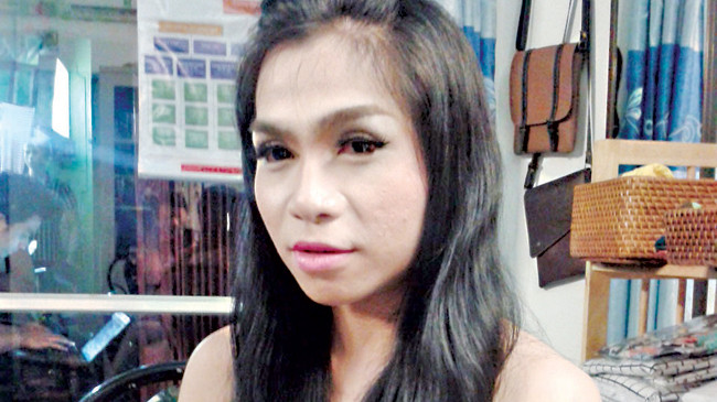 Linh trả lời phỏng vấn. Ảnh: N.A.