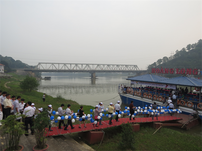 Tour du lịch “Ngược xuôi sông Mã”