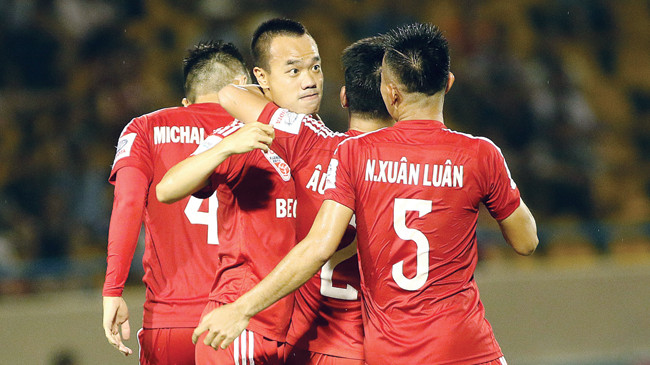 Các cầu thủ B.Bình Dương có để đối thủ lấy điểm trên sân nhà cuối tuần này? Ảnh: VSI