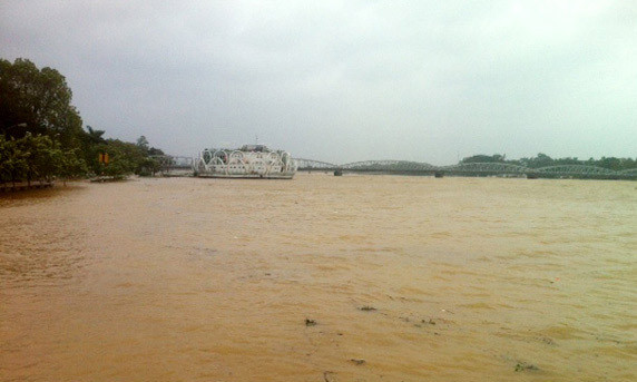 Hàm lượng sắt trên sông Hương vượt mức cho phép