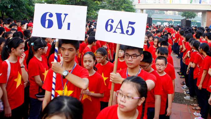 Học sinh lớp 6 trường THCS Lương Thế Vinh trong ngày khai giảng. Ảnh: Ngọc Châu