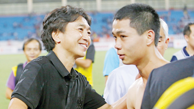 HLV Miura khẳng định ông không có bất kỳ vấn đề gì với Công Phượng cũng như đội HA.GL. Ảnh: Như Ý