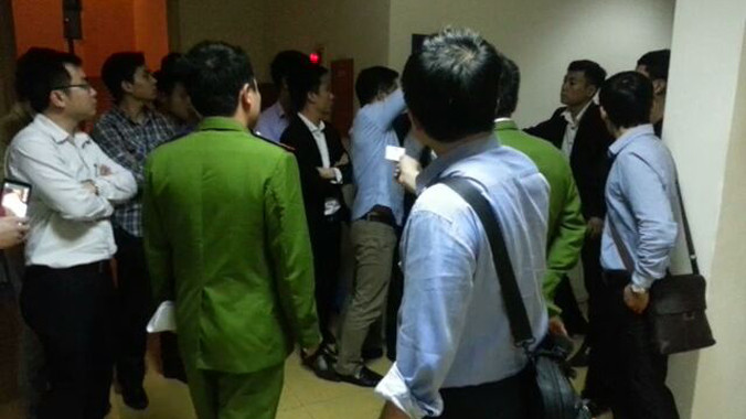 Vụ việc gây ầm ĩ khu chung cư tối 17/3. Ảnh: Minh Đức