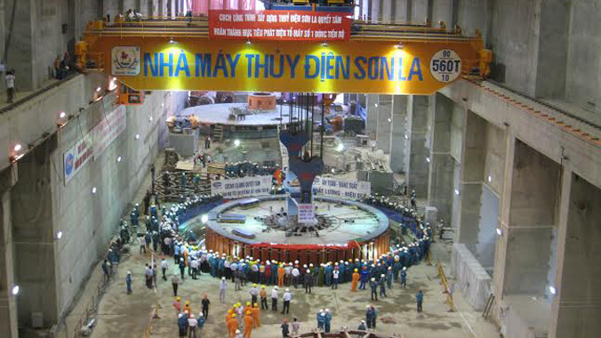 Chiếc cần cẩu lắp đặt tại Nhà máy Thủy điện Sơn La do Xí nghiệp Cơ khí Quang Trung chế tạo. Ảnh: Anh Hoàng