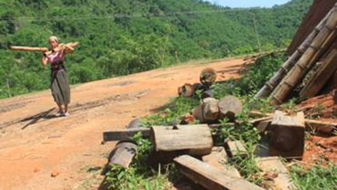 Người dân dỡ nhà, di chuyển về nơi ở cũ