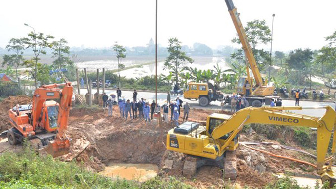 Hiện trường vỡ đường ống lần thứ 10. Ảnh: Thành Hà