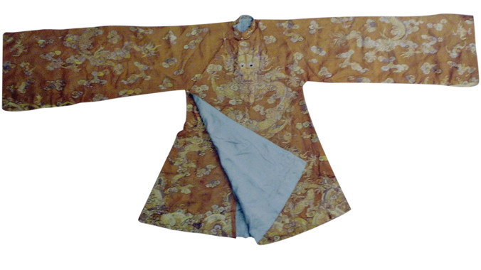 Long bào Vua Khải Định