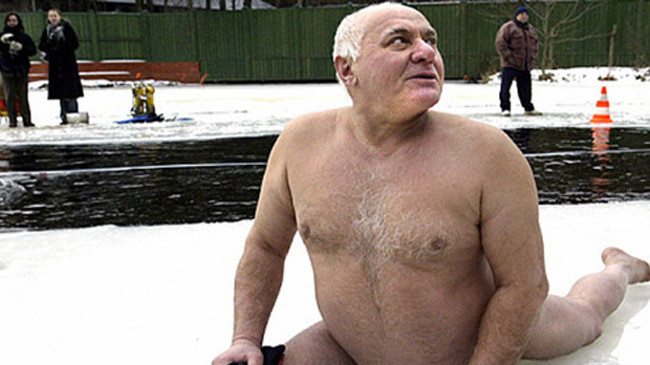 Bãi tắm Serebryany Bor quanh năm đông người. Ảnh: Getty Images