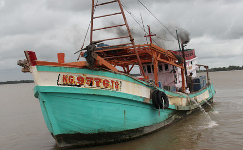 Một trong các tàu cá bị phía Thái Lan tấn công. Ảnh: Vnexpress