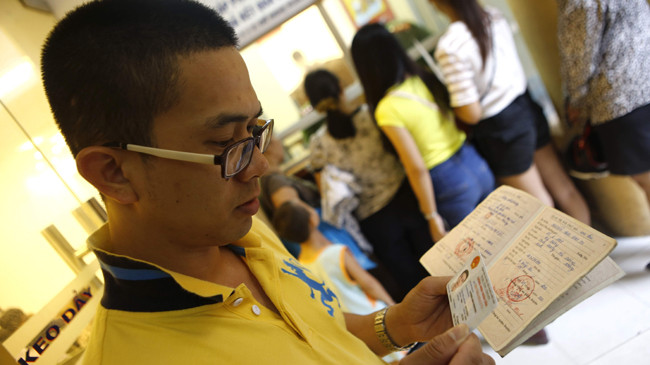 Cấp chứng minh thư nhân dân 12 số giúp người dân tránh tình trạng trùng số. Ảnh: Như Ý