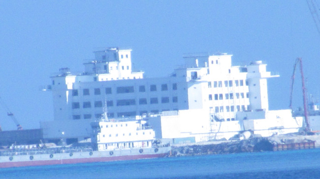 Các công trình Trung Quốc xây dựng trái phép trên đá Gạc Ma (ảnh chụp tháng 5/2015). Ảnh: Toan Toan