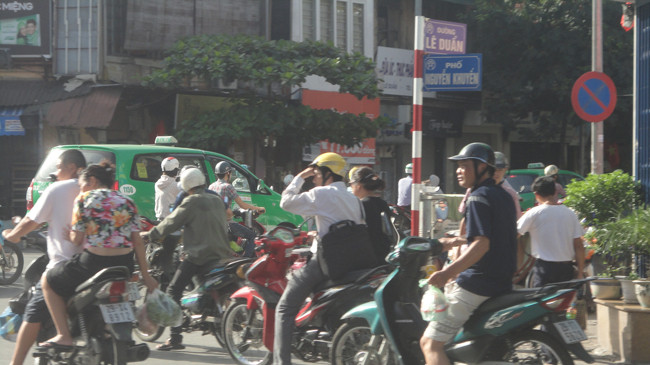 Phớt lờ biển cấm