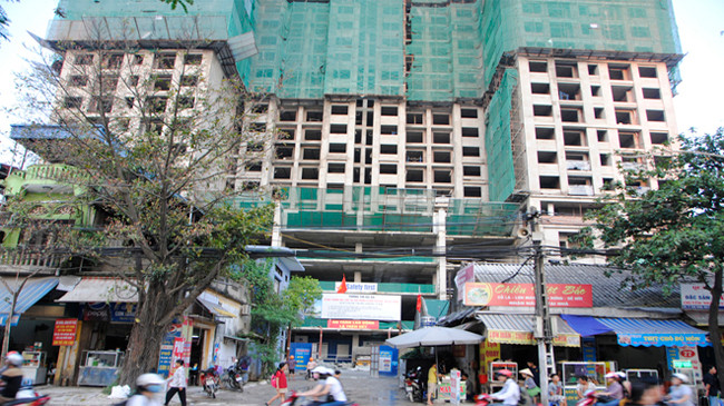 Khu căn hộ cao tầng tại 75 Tam Trinh mọc trên đất di dời nhà máy. Ảnh: Tuấn Minh