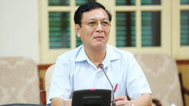 Bộ trưởng Phạm Vũ Luận nhận trách nhiệm và cam kết không để những bất cập tái diễn trong lần xét tuyển thứ 2. Ảnh : Đình Nam