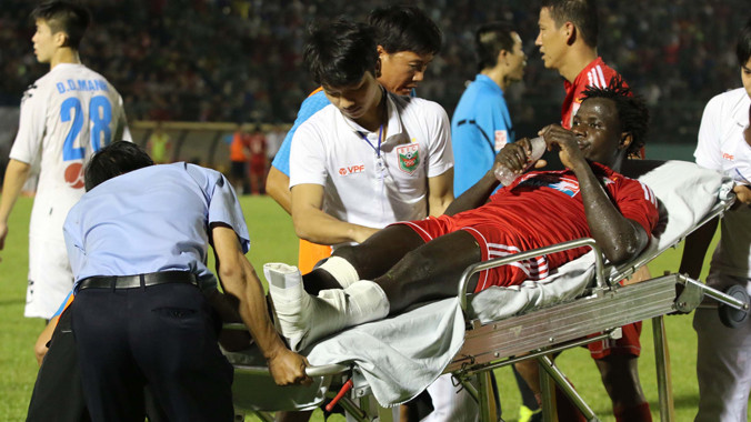 Abbas bị chấn thương nặng ở trận chung kết Cúp QG 2015. Ảnh: HL