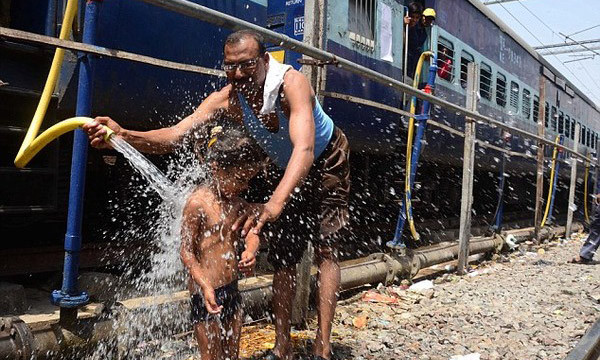 800 người chết vì nắng nóng