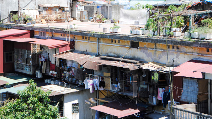 Tập thể Nguyễn Công Trứ đã xuống cấp nghiêm trọng. Ảnh: Tuấn Minh