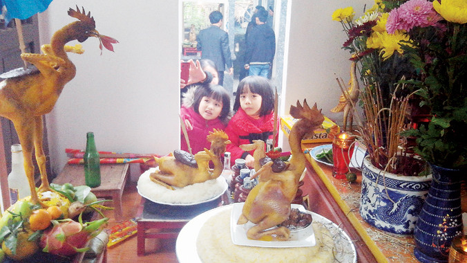 Gà tế lễ được tạo dáng với nhiều tư thế khác nhau