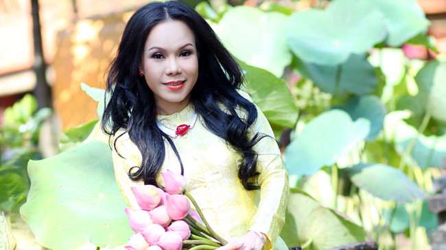 Nghệ sĩ Việt Hương