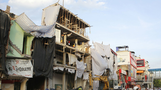 Sau thắt cổ chai là siêu mỏng siêu méo