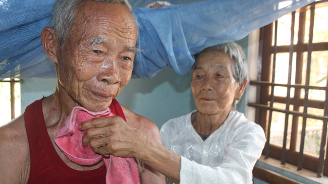 Ông Niết và bà Tý cuối đời được gặp nhau sau 40 năm li biệt