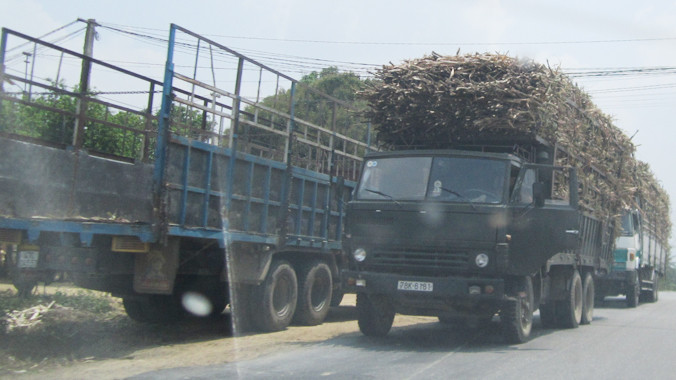 Xe quá khổ, quá tải trên QL26