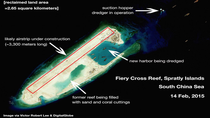 Ảnh vệ tinh chụp đá Chữ Thập ngày 14/2 cho thấy Trung Quốc đang xây đường băng, cảng biển. Ảnh: Inquirer
