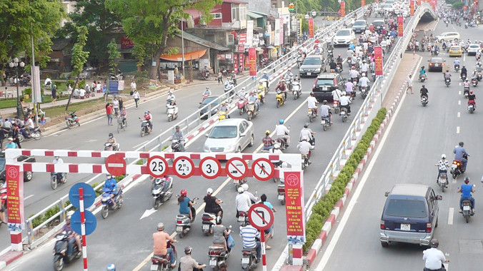 Khẳng định không gây thất thoát, nhưng do tính toán khối lượng chưa chuẩn nên sở GTVT Hà Nội sẽ kiểm điểm tổ chức, cá nhân liên quan. Ảnh: Trọng Đảng