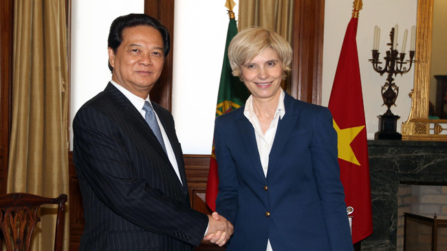 Thủ tướng Chính phủ Nguyễn Tấn Dũng hội kiến Chủ tịch Quốc hội Bồ Đào Nha Maria da Assunsao. Ảnh: Đức Tám