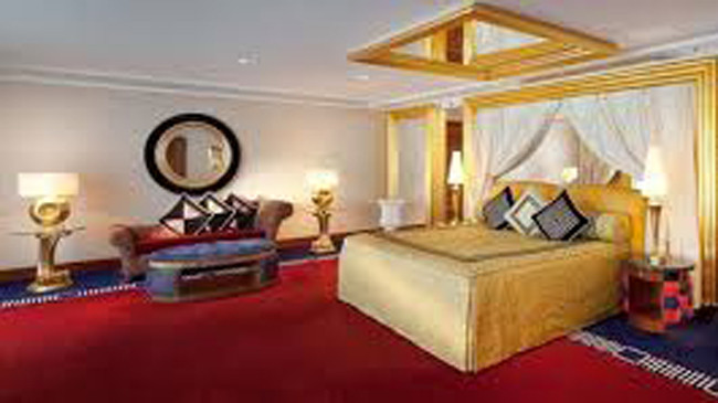 Du khách Nga vung tiền nhiều nhất ở Dubai